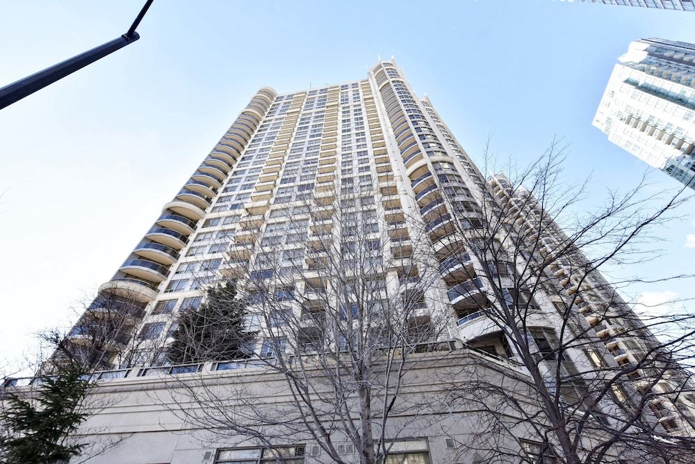 undefined Sarkar Suites - 3888 Duke of York Blvd 2