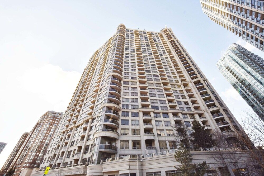 undefined Sarkar Suites - 3888 Duke of York Blvd