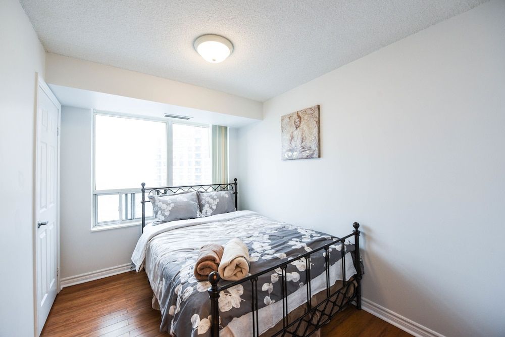 undefined Sarkar Suites - 3880 Duke of York Blvd 8