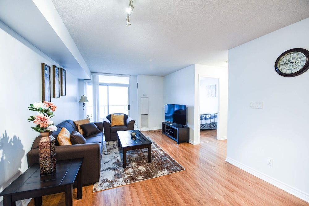 undefined Sarkar Suites - 3880 Duke of York Blvd 6