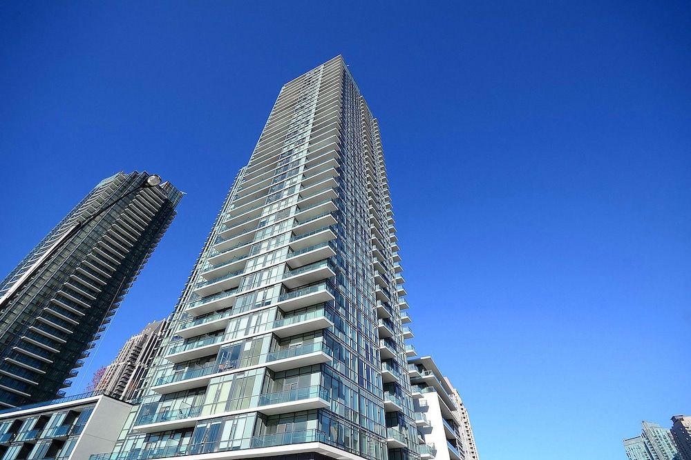 undefined Pathway Luxury Suites - 4099 Brickstone