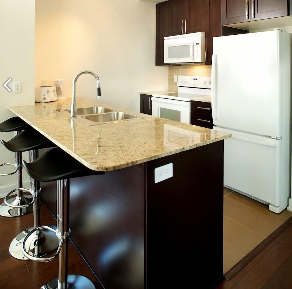 undefined Pathway Luxury Suites - 4099 Brickstone 10