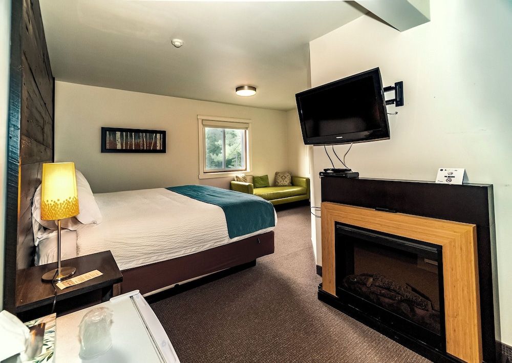 3 Pines Lodge Muskoka Krishna Suite 2