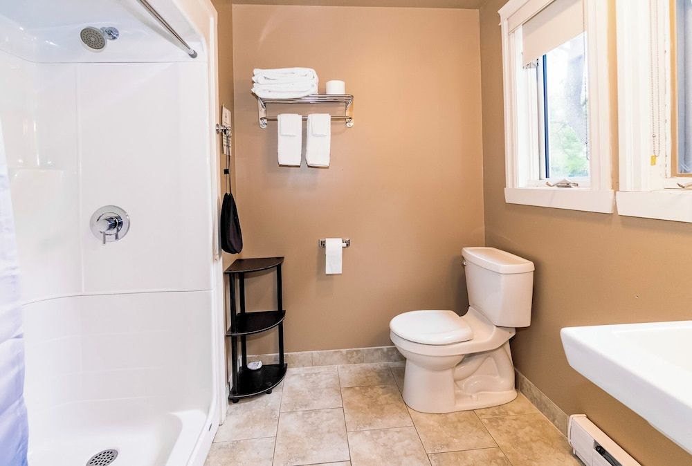 3 Pines Lodge Muskoka Krishna Suite 5