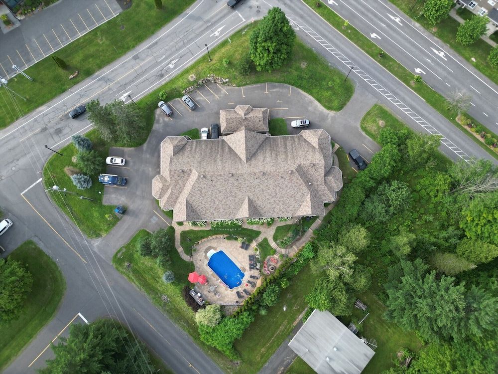 Champlain Condo 202