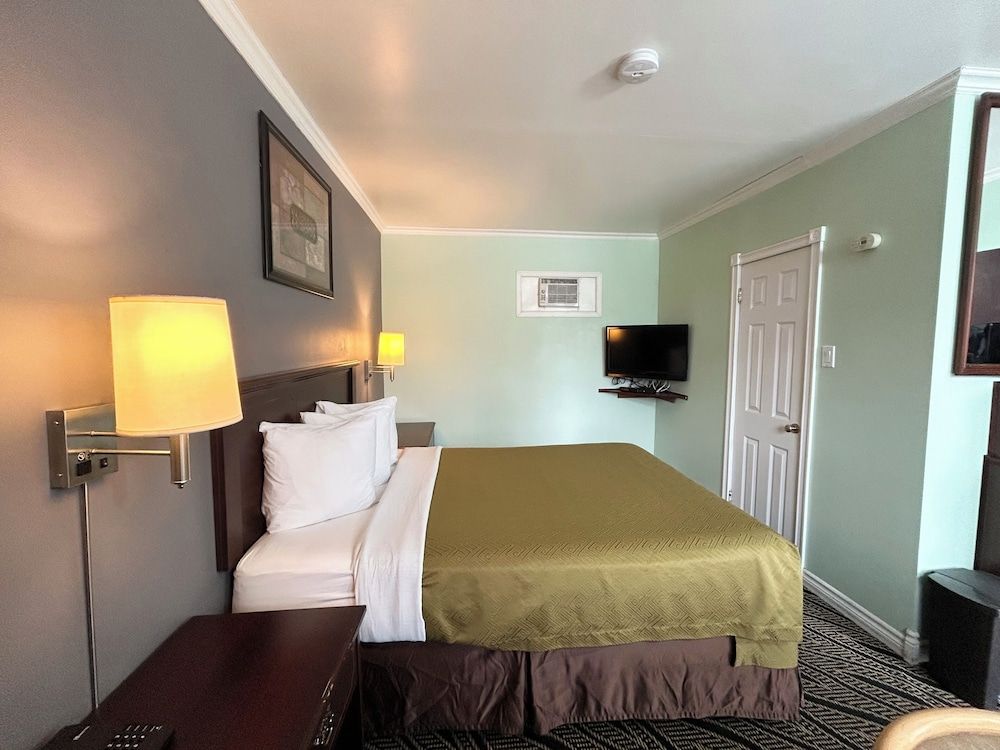 Queen Room
