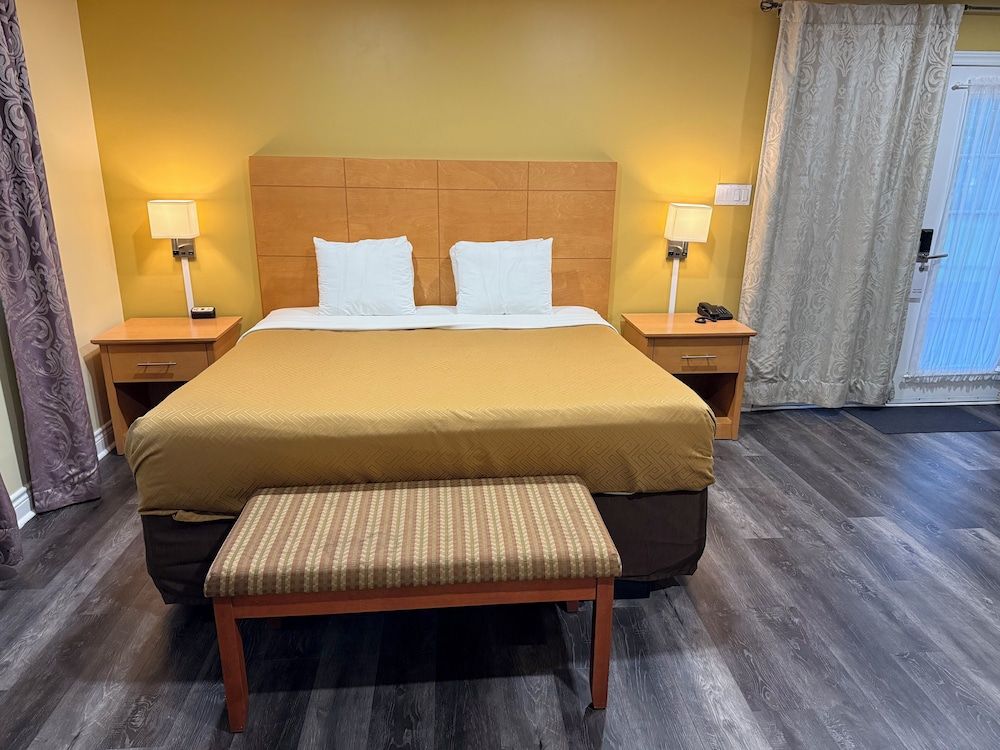 Suite, Garden View