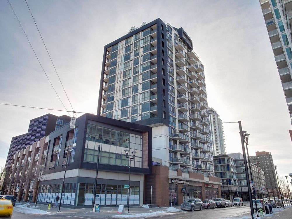 undefined Sweeping Views Luxury 2BR Suite 3