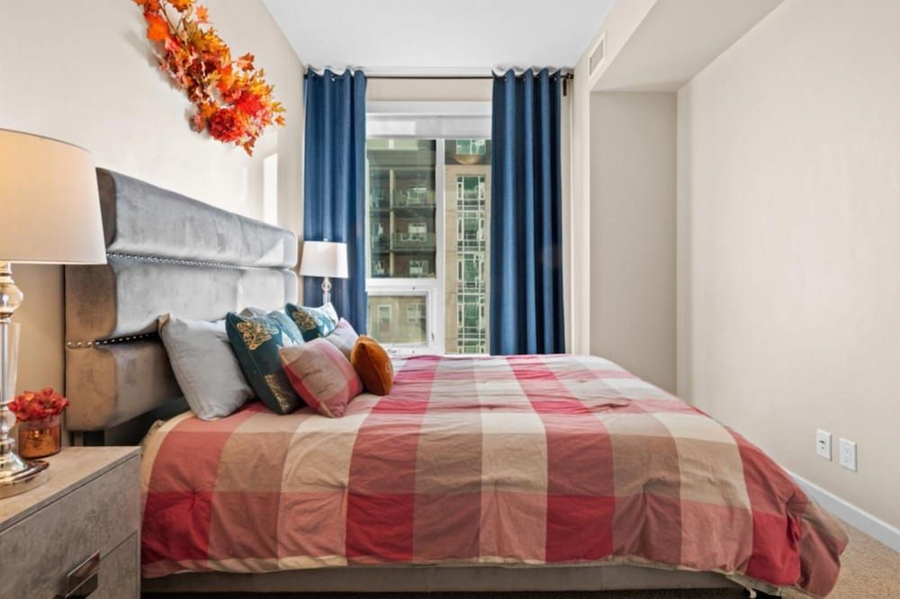 Modern Calgary Apartments - Calgary 1320 1St SE 1503 P4 2Bd 2bath Apartment 12