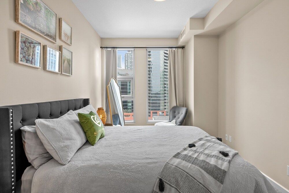 undefined Marvelous Calgary Apartment 9