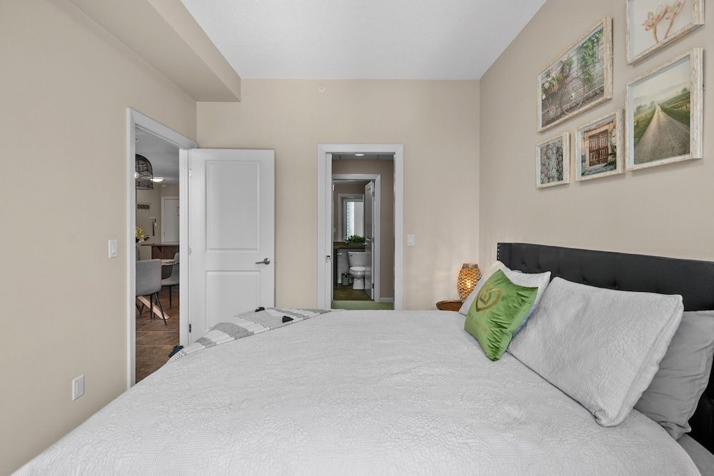 undefined Marvelous Calgary Apartment 8