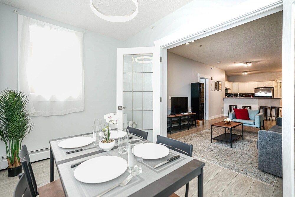 undefined Cozy Condo w Parking Wifi Coffee - 5min2stampede 2