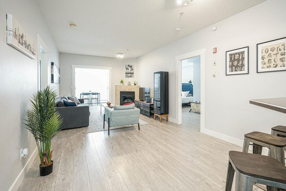 undefined Cozy Condo w Parking Wifi Coffee - 5min2stampede 6
