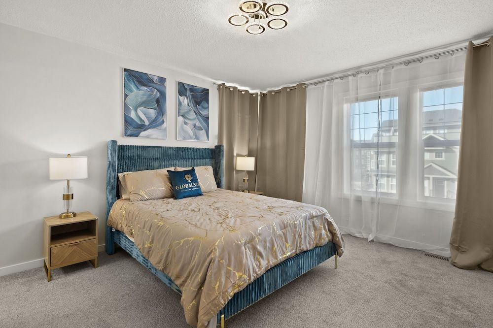 Elite Townhome, 3 Bedrooms, Balcony, Hill View