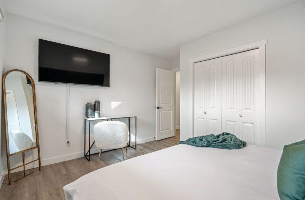 undefined The Fern No Service Fees Close 2 Chinook Mall 8