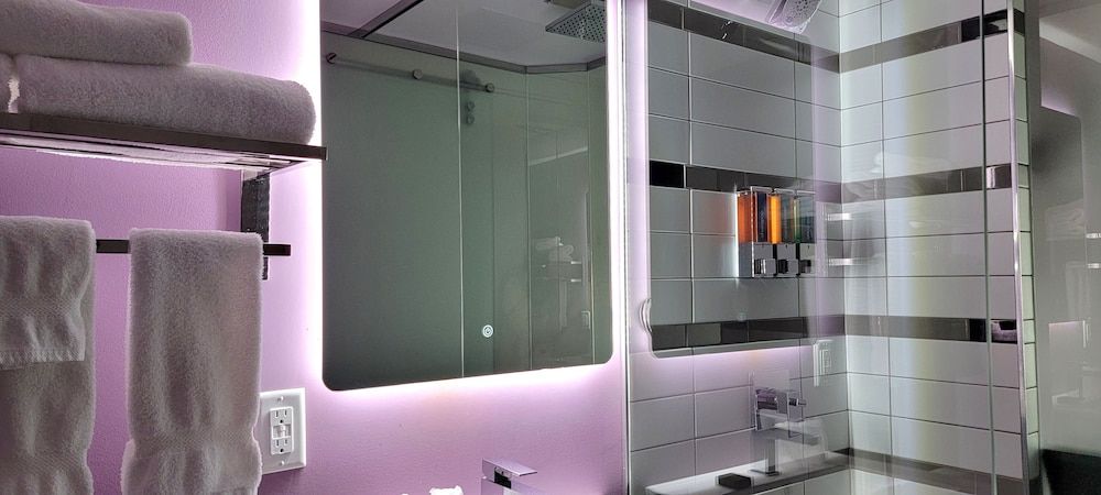 The Arts Hotel King Room 3