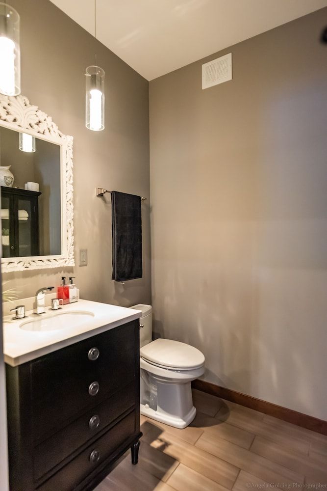 Stay549 Comfort Room, 1 Queen Bed 3