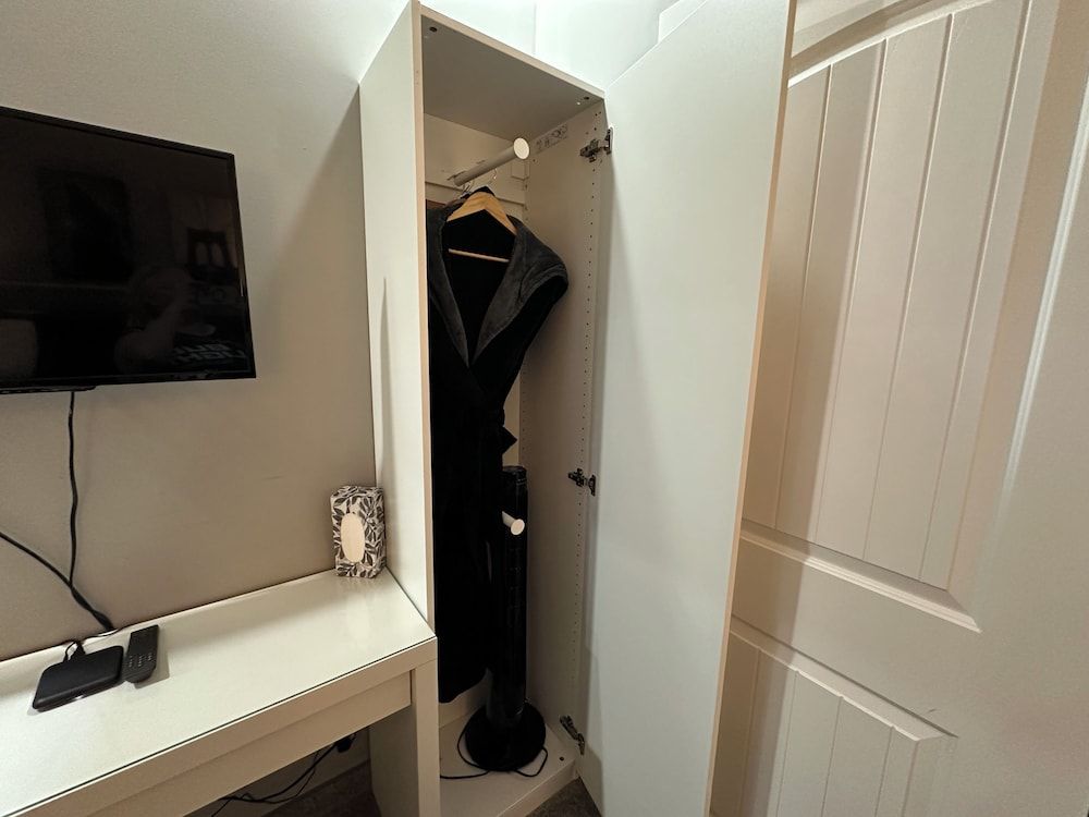 Stay549 Comfort Room, 1 Queen Bed 6