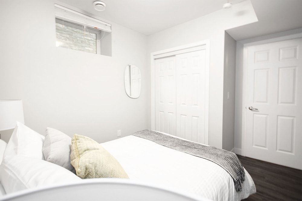 undefined Modern 3BR Unit on Jessie Ave With Insuite Laundry 4