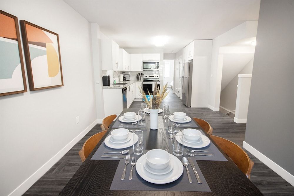 undefined Modern 3BR Unit on Jessie Ave With Insuite Laundry 9