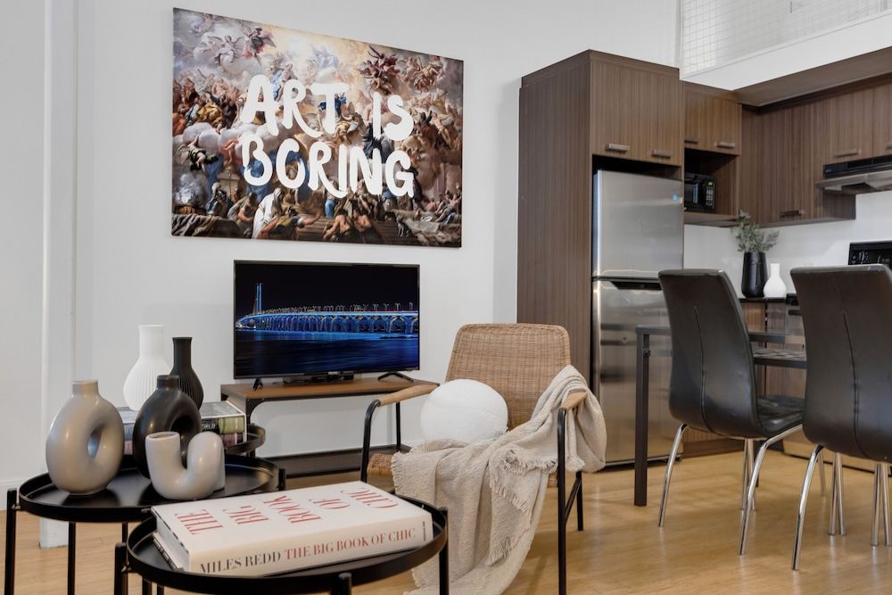 undefined Liv MTL - Main