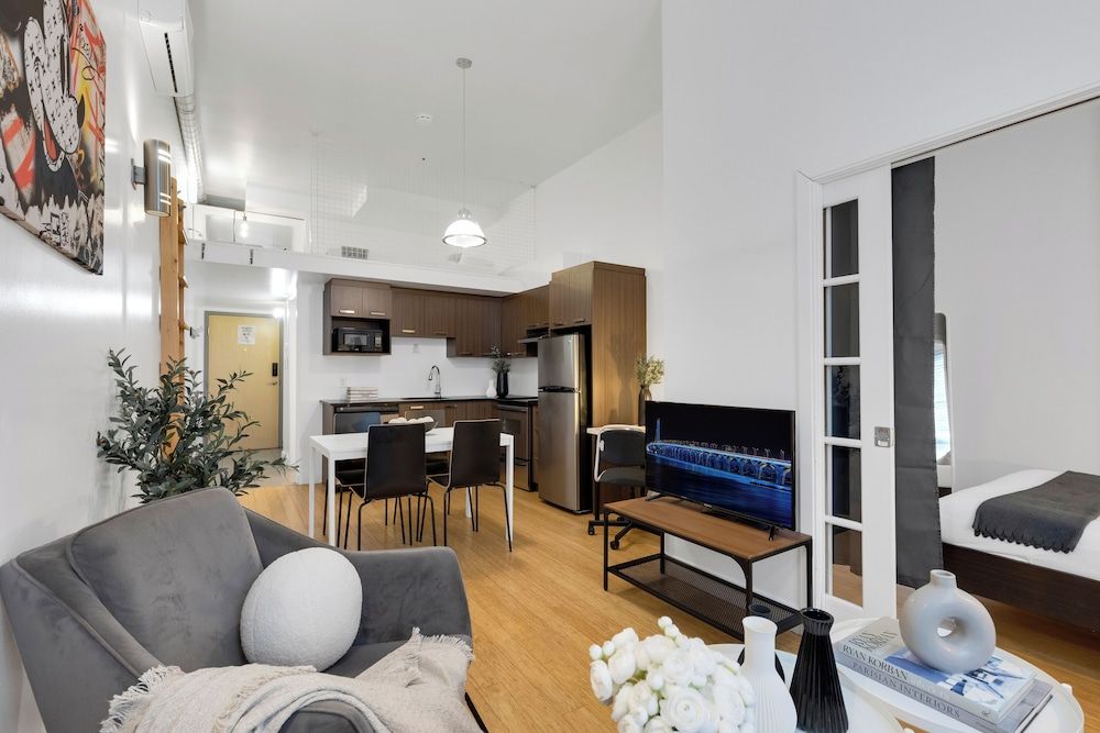 undefined Liv MTL - Main 3