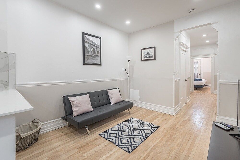 undefined 5225 rue Saint-urbain 10