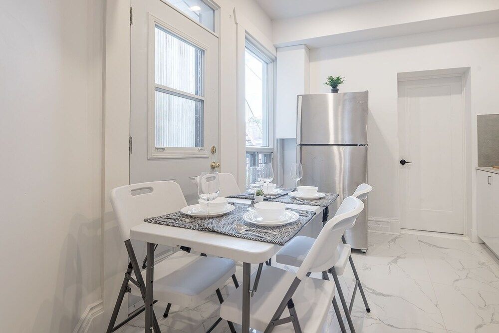 undefined BRIGHT COZY 4Bed in the Heart of MileEnd 2