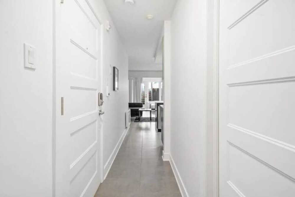 undefined Downtown Metro Frontenac 2 BR new Apartment max 6p 7