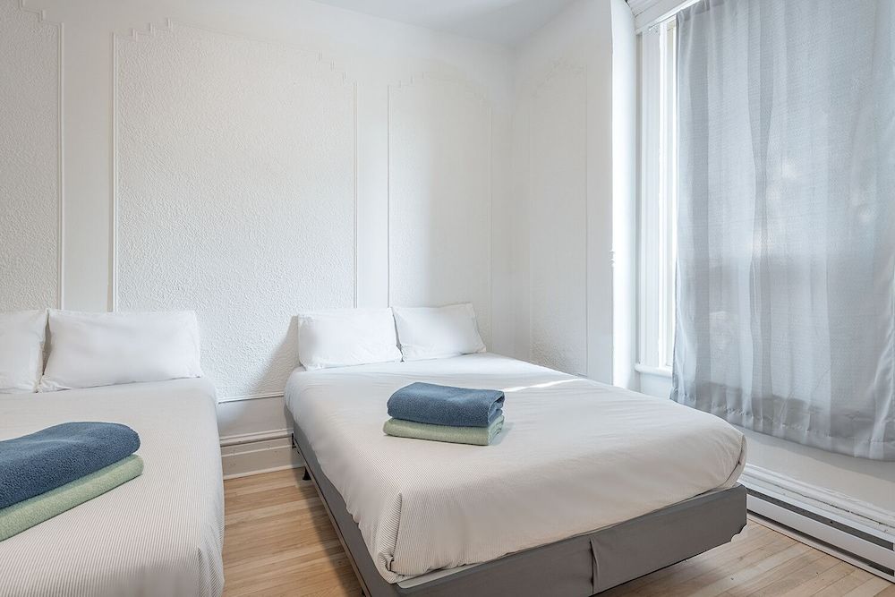 undefined 5221 St Urbain 6