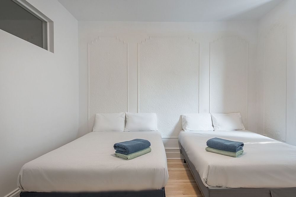 undefined 5221 St Urbain 2