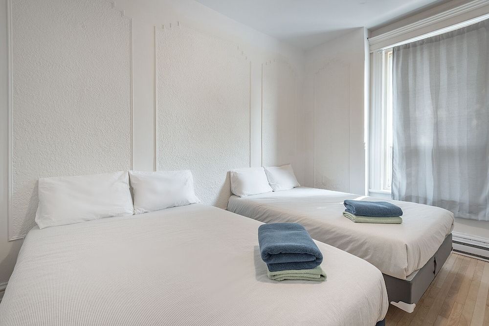 undefined 5221 St Urbain 8