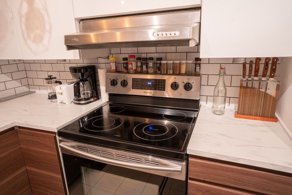 undefined SUPERB 1 Bed Apt. Steps Away From Metro 8