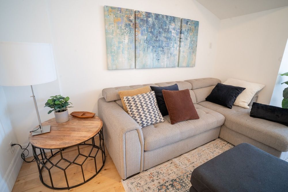 undefined SUPERB 1 Bed Apt. Steps Away From Metro 10