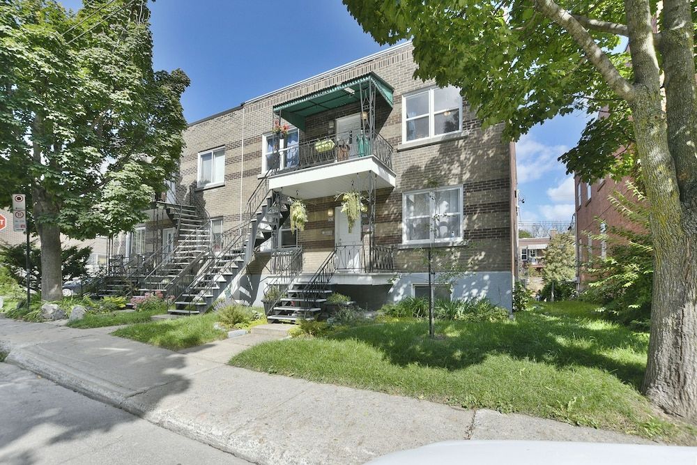 undefined Lovely 1BR - 5mins from Laurier Metro 2