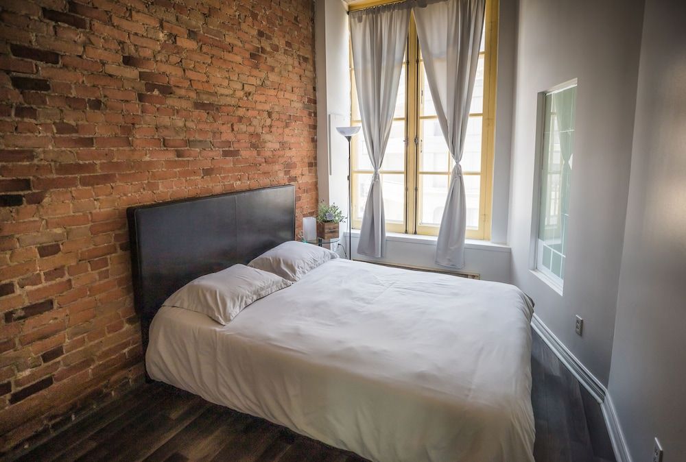 undefined LE 402 - Hostel 9