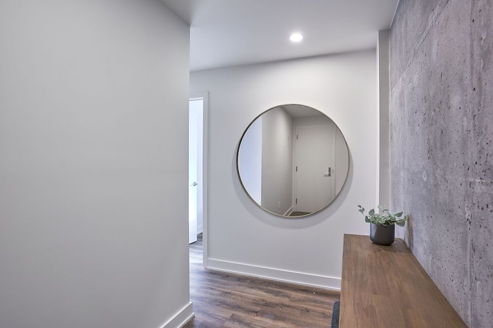 undefined Corporate  Business stays in MTL DT 6