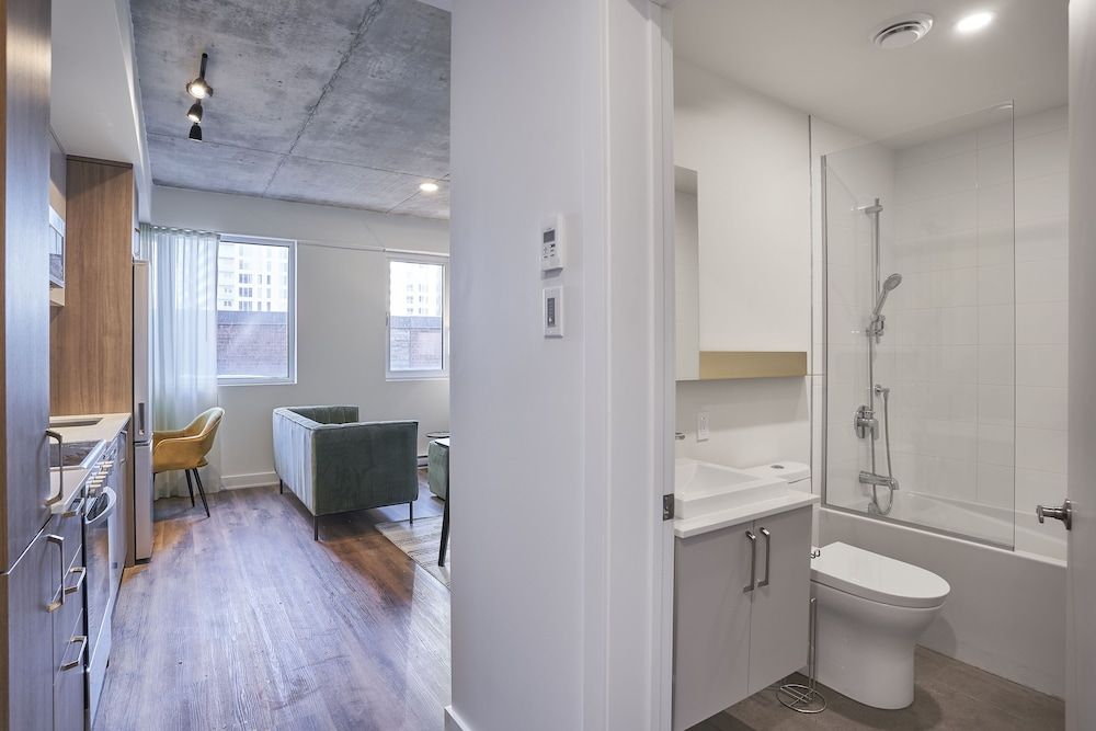 undefined Corporate  Business stays in MTL DT 7