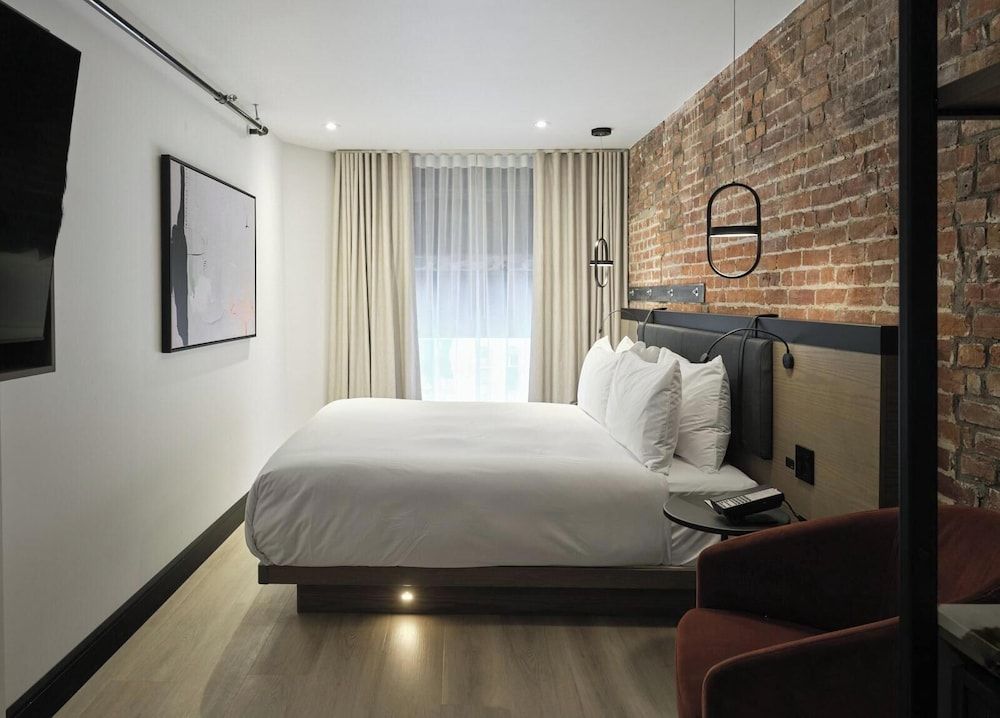 undefined Le Petit Hôtel Vieux-Montréal | Notre-Dame 3