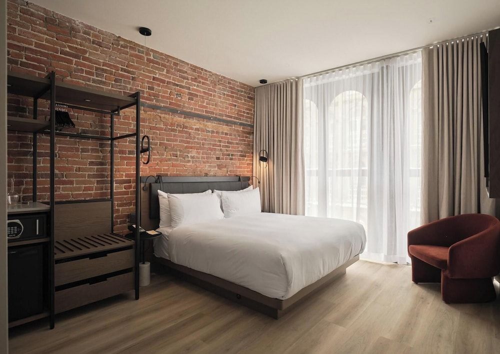 undefined Le Petit Hôtel Vieux-Montréal | Notre-Dame 2