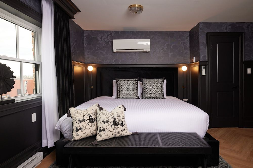 The Dorchester Hotel Classic Studio, 1 King Bed 3