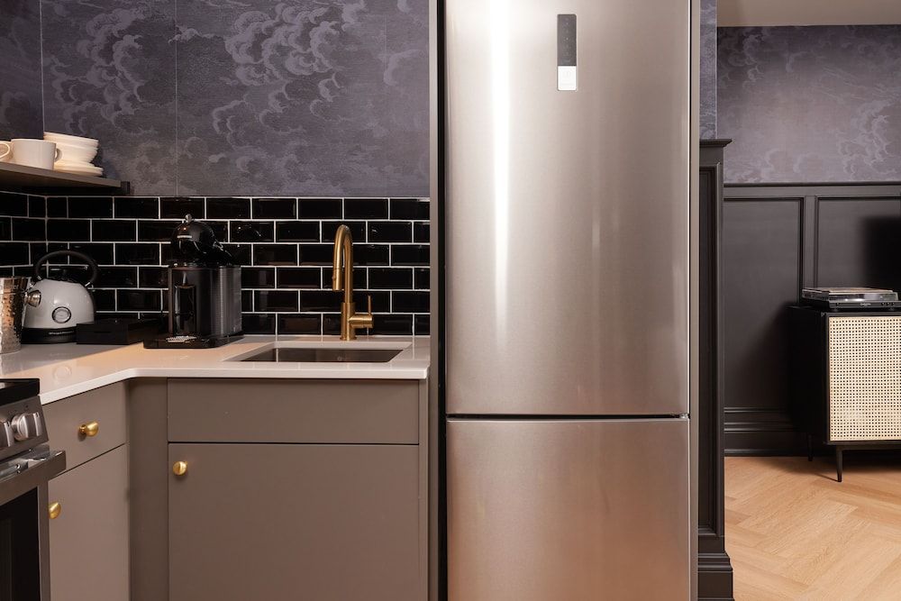 The Dorchester Hotel Classic Studio, 1 King Bed 7