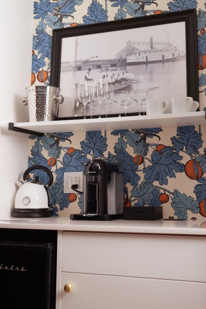 The Dorchester Hotel Classic Room, 2 Queen Beds 5