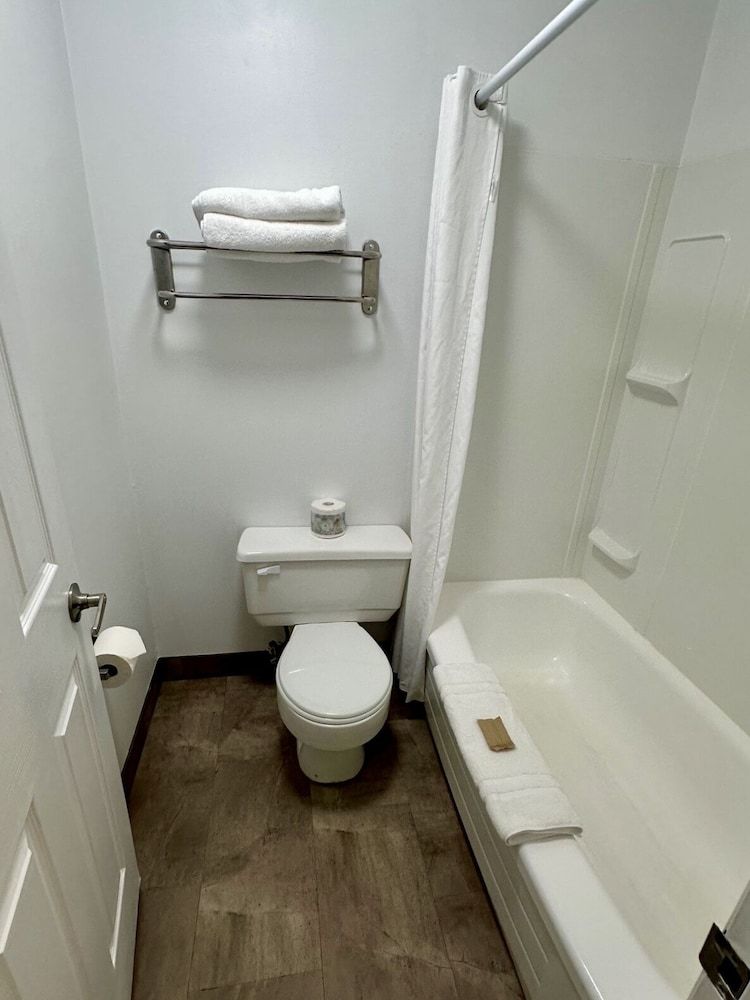 Anavada Inn & Suites Grande Prairie Standard Double Room 2 queen beds 9