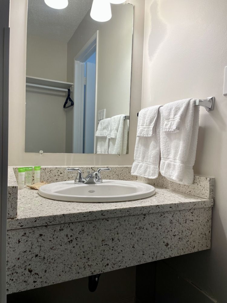 Anavada Inn & Suites Grande Prairie Standard Double Room 2 queen beds 5
