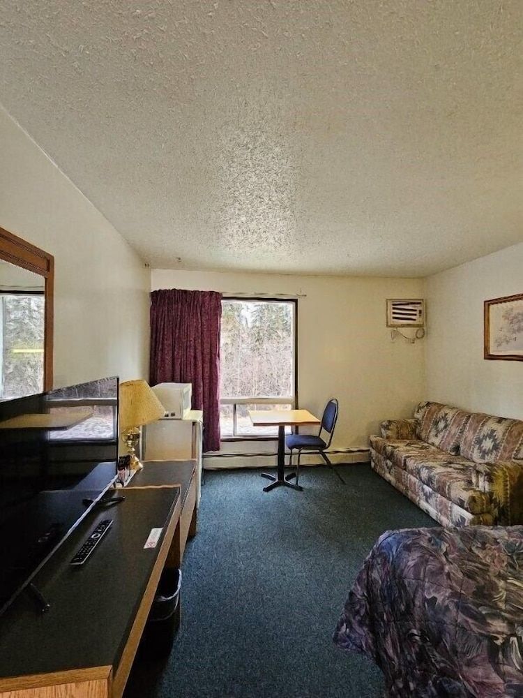 Howard Johnson by Wyndham Edson Room, 1 Queen Bed, Accessible, Non Smoking (Bathtub w/ Grab Bars) 4
