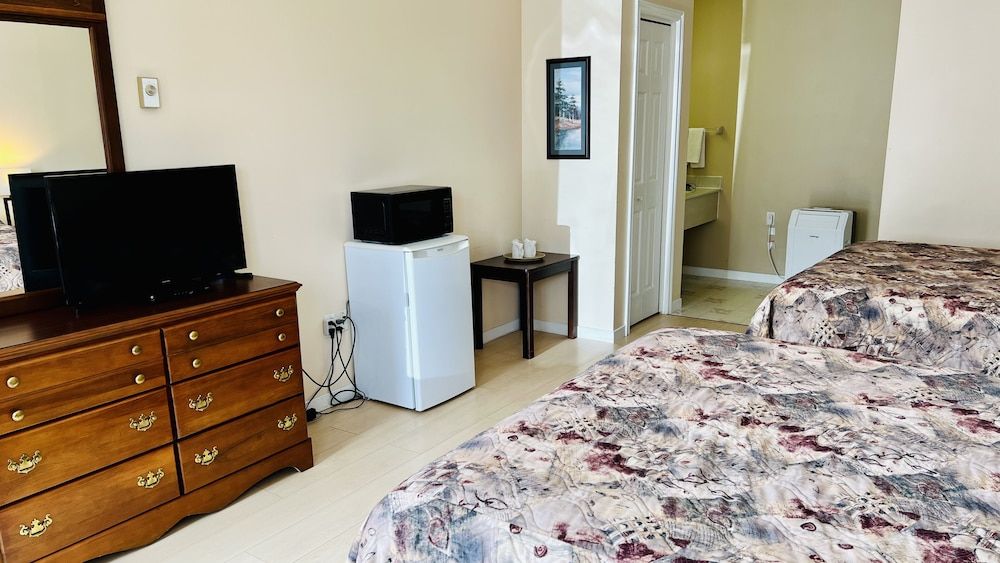 Deluxe Double Room, 2 Queen Beds, Private Bathroom, Garden View