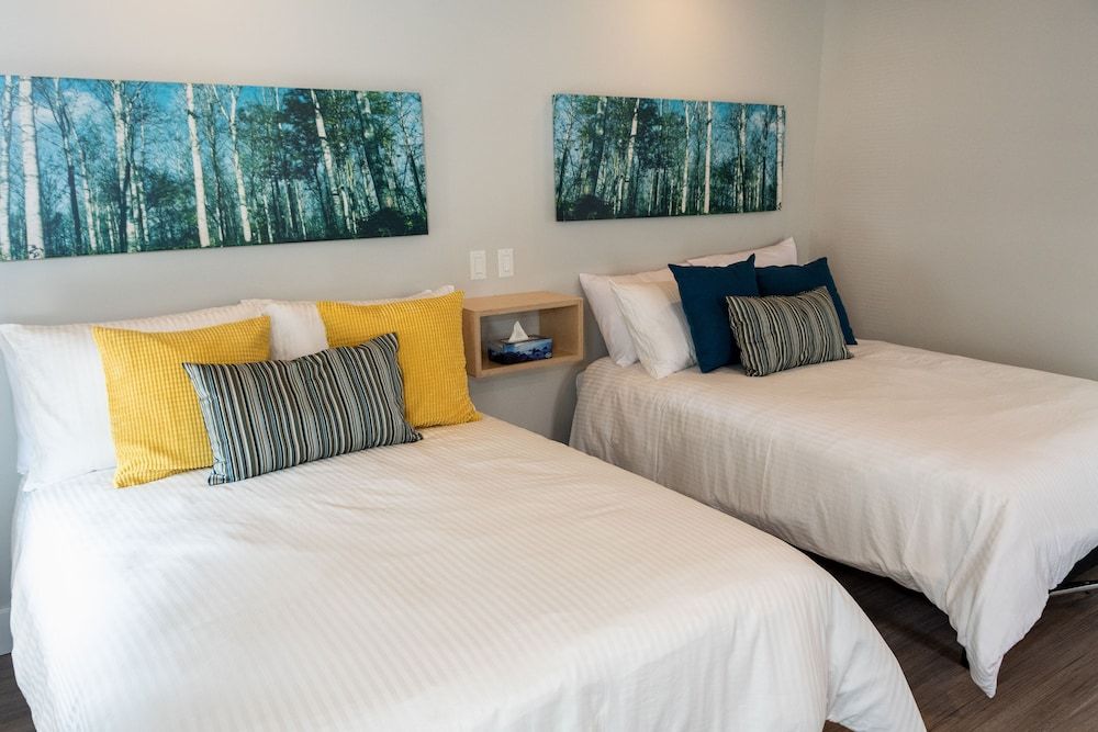 Morel Executive Suites Suite 2, 2 Double Beds