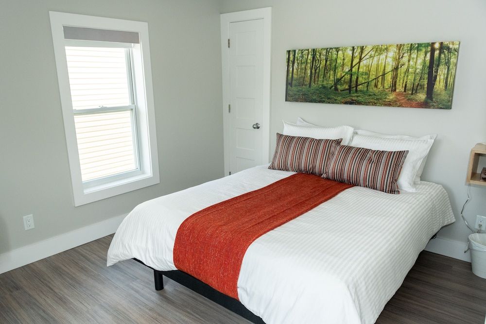 Morel Executive Suites Suite 5, 1 Queen Bed 2