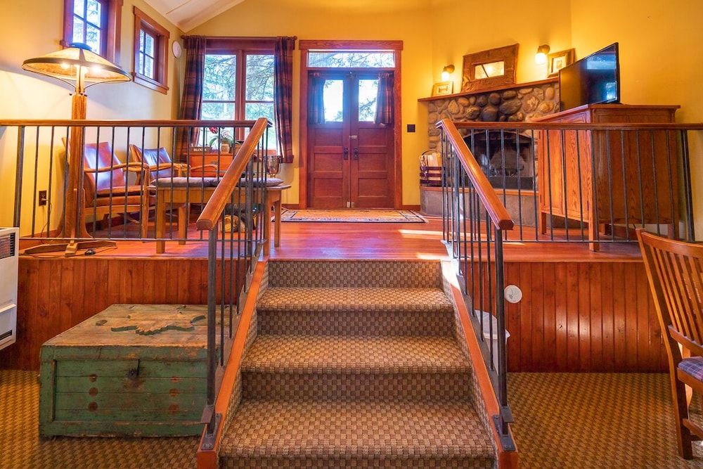 Honeymoon Cabin, 1 Queen Bed, Fireplace